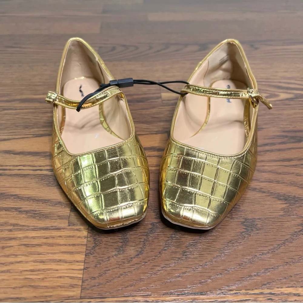 LOFT Gold Metallic Mary Jane Strap Ballet Flats size 7